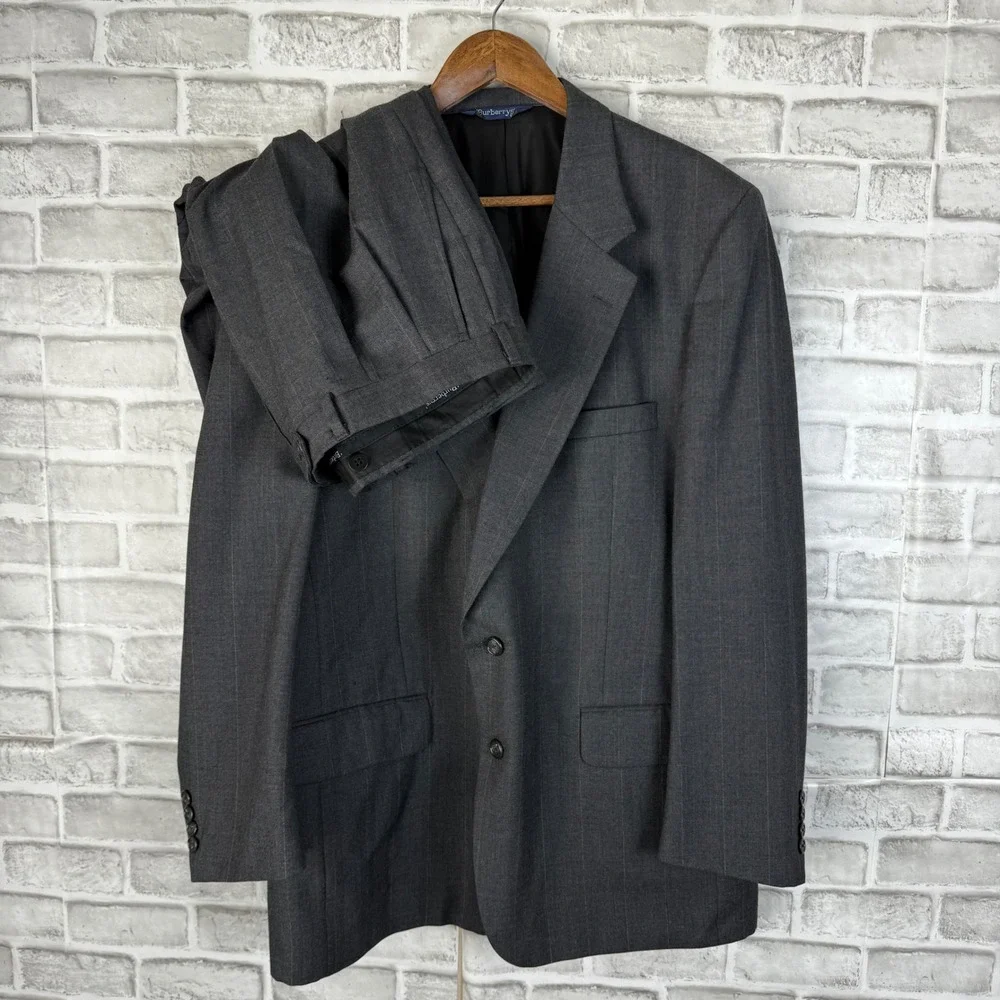 Burberrys Saks Fifth Ave 44R Grey Pinstripe Wool 2 Piece Suit Blazer Pants 40x30
